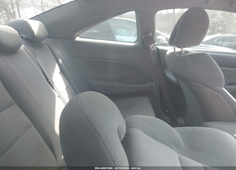 2010 HONDA CIVIC LX VIN: 2HGFG1B60AH526687