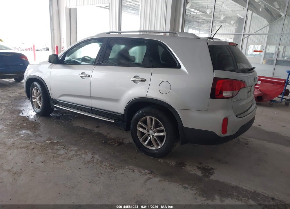 2015 KIA SORENTO LX VIN: 5XYKT3A63FG638704