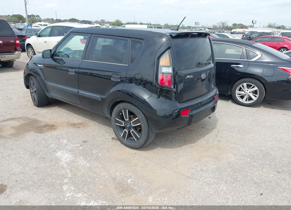 2010 KIA SOUL + VIN: KNDJT2A23A7128085