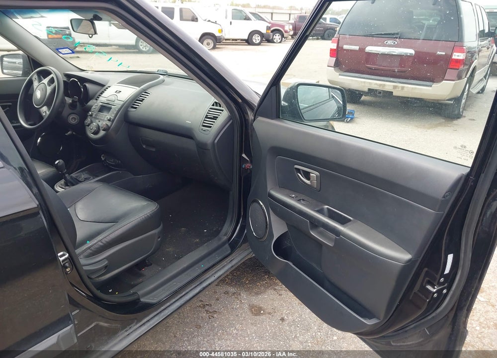 2010 KIA SOUL + VIN: KNDJT2A23A7128085