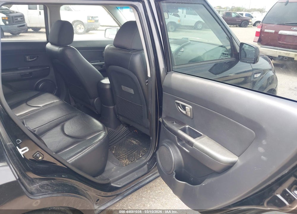 2010 KIA SOUL + VIN: KNDJT2A23A7128085