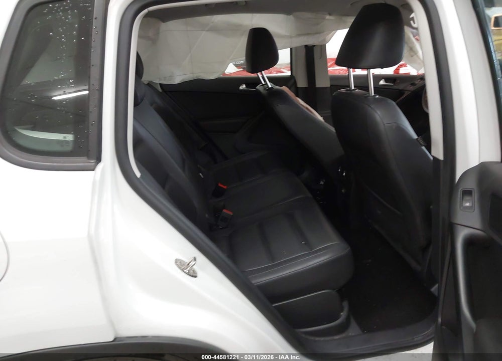 2016 VOLKSWAGEN TIGUAN S VIN: WVGAV7AX3GW602954