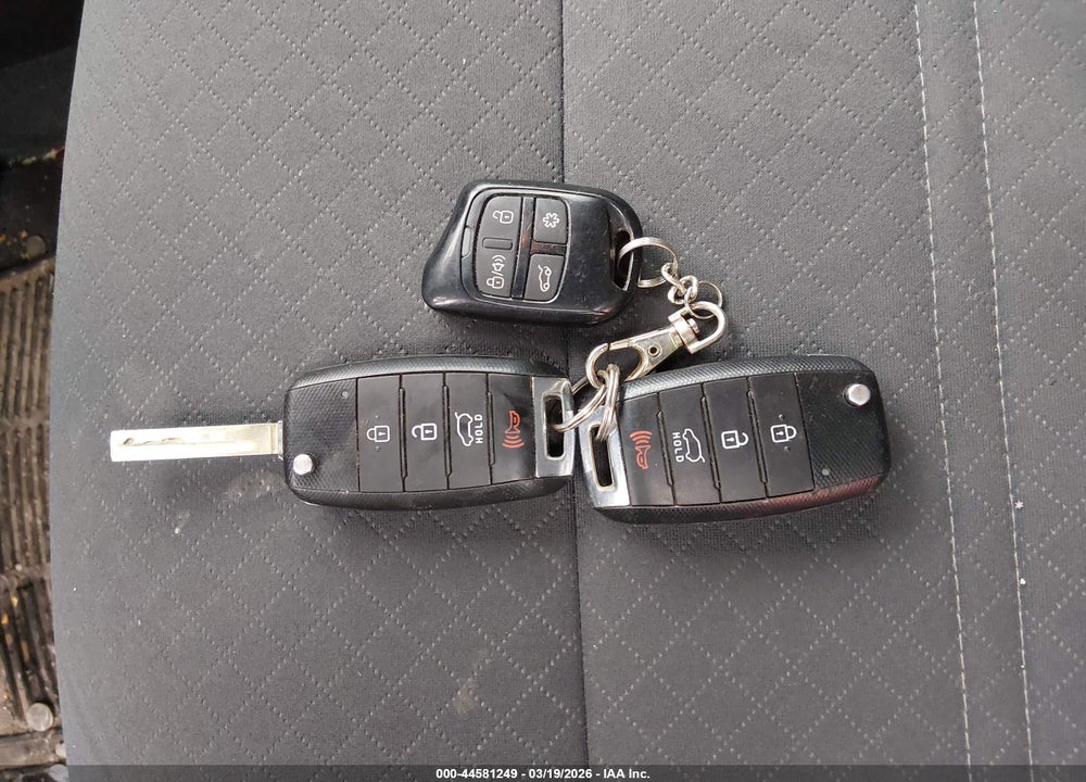 2020 KIA SORENTO 2.4L LX VIN: 5XYPGDA33LG627087