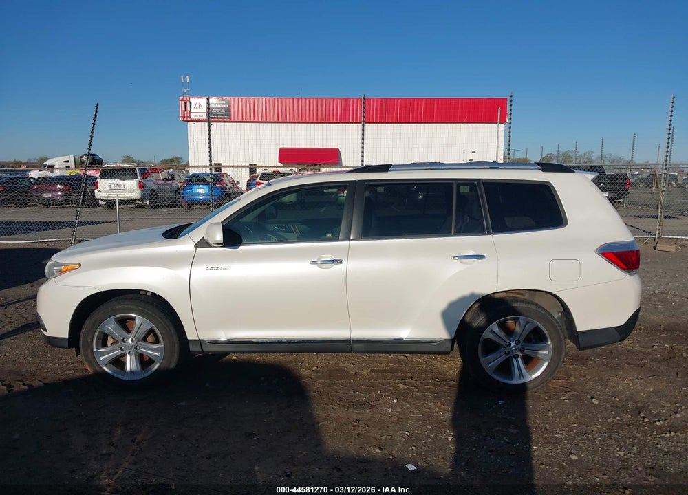2013 TOYOTA HIGHLANDER LIMITED V6 VIN: 5TDYK3EH8DS110469