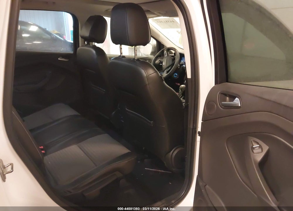 2017 FORD ESCAPE SE VIN: 1FMCU9GD8HUC39892