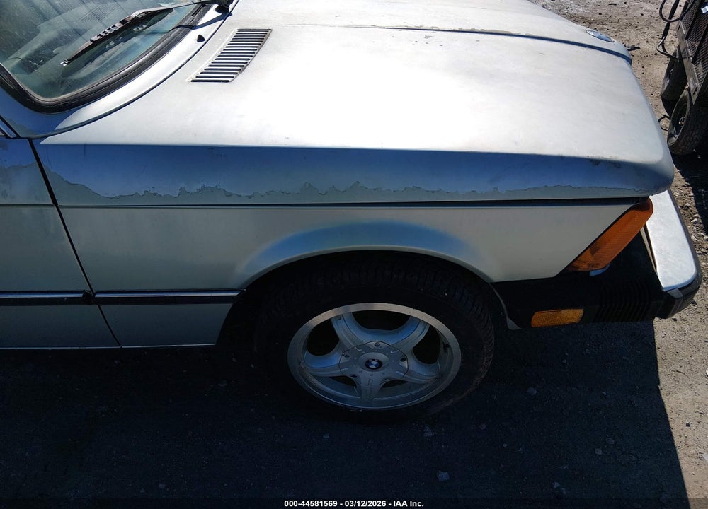 1982 BMW 320 I VIN: WBAAG3305C8052403
