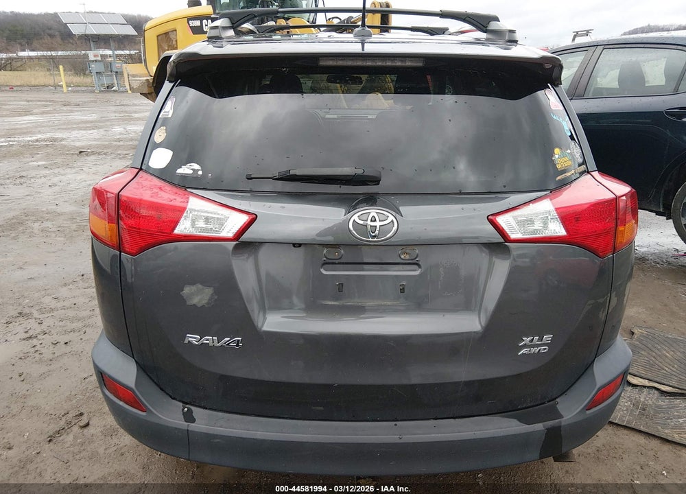 2015 TOYOTA RAV4 XLE VIN: 2T3RFREV3FW307925