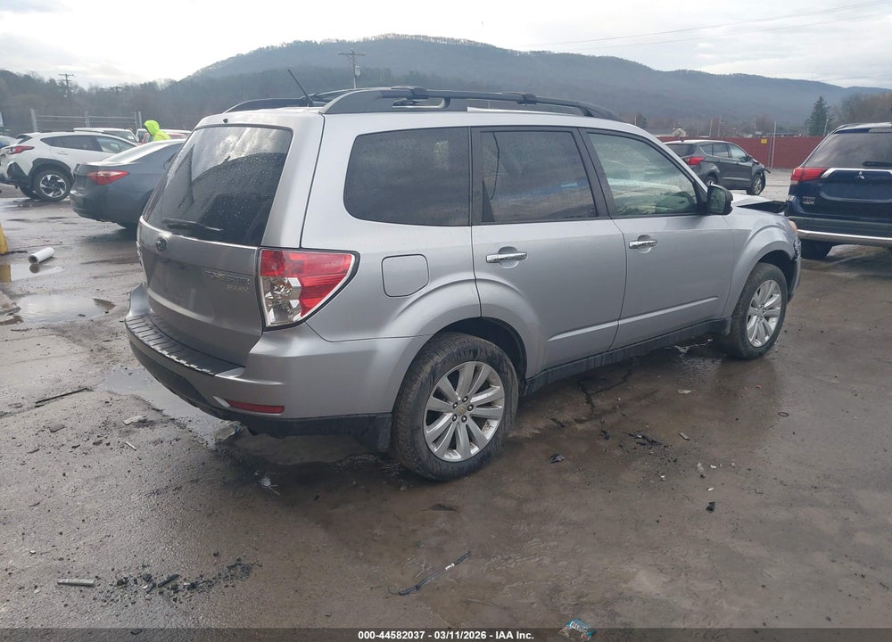 2012 SUBARU FORESTER 2.5X PREMIUM VIN: JF2SHADC2CH405781