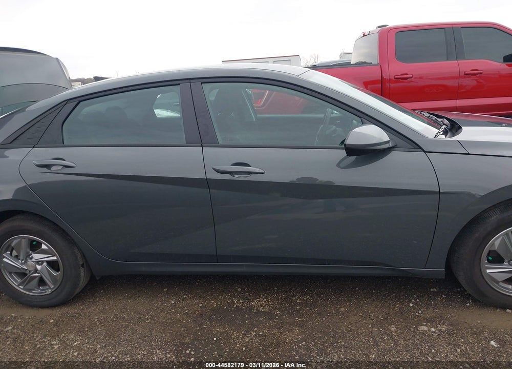 2025 HYUNDAI ELANTRA SE VIN: KMHLL4DG9SU958063