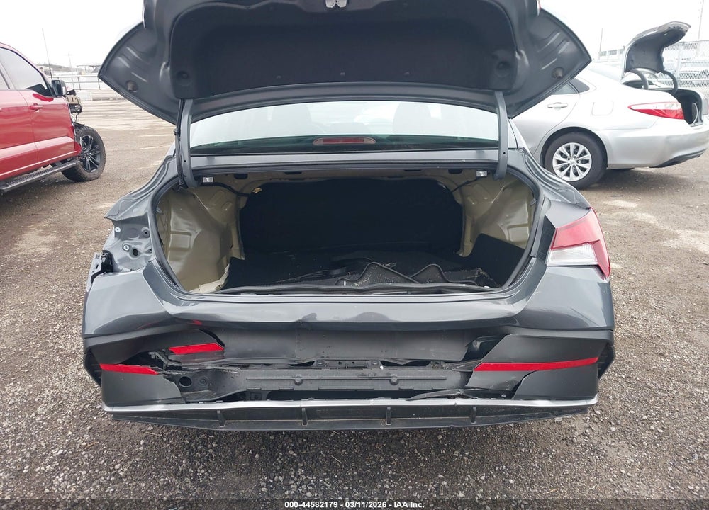 2025 HYUNDAI ELANTRA SE VIN: KMHLL4DG9SU958063