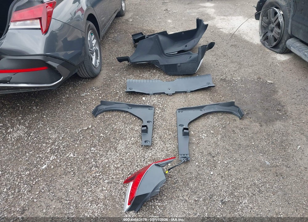 2025 HYUNDAI ELANTRA SE VIN: KMHLL4DG9SU958063