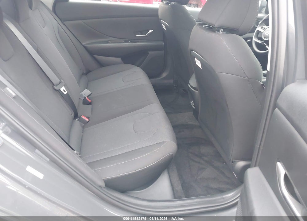 2025 HYUNDAI ELANTRA SE VIN: KMHLL4DG9SU958063