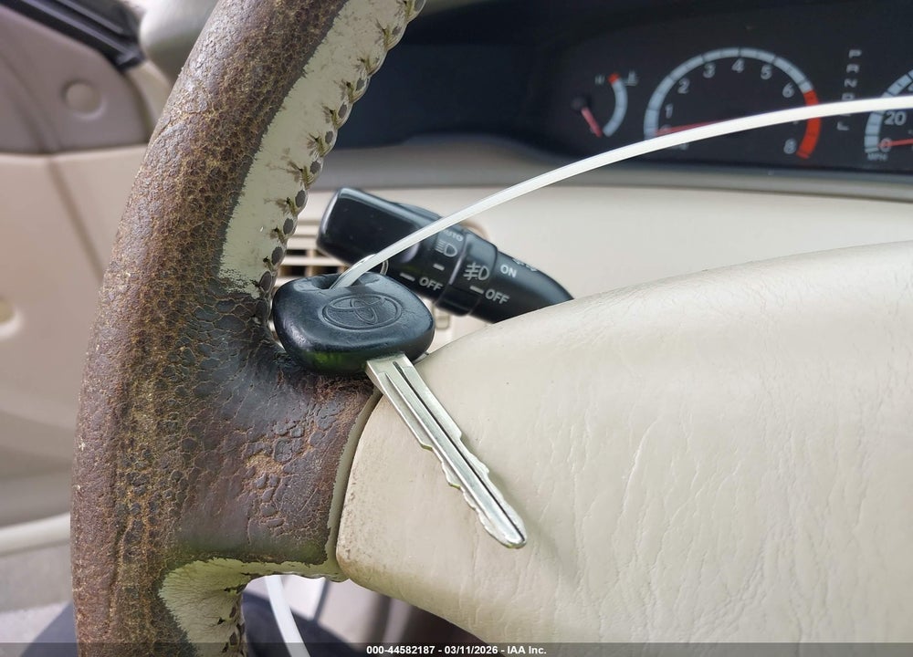 2000 TOYOTA AVALON XLS VIN: 4T1BF28B9YU064031