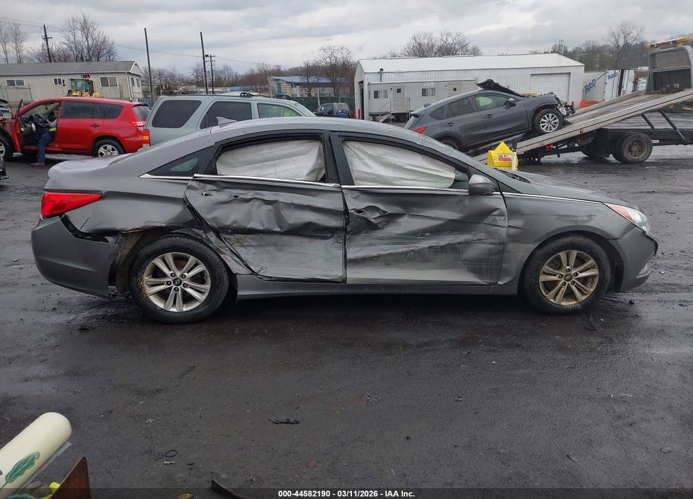 2013 HYUNDAI SONATA GLS VIN: 5NPEB4AC1DH722070