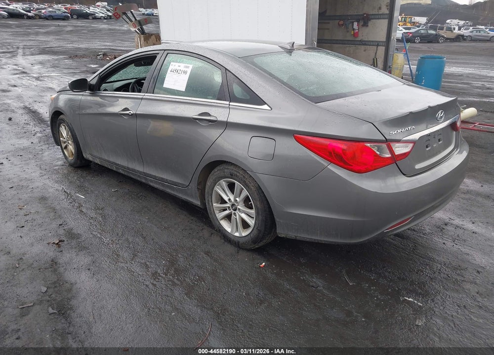 2013 HYUNDAI SONATA GLS VIN: 5NPEB4AC1DH722070