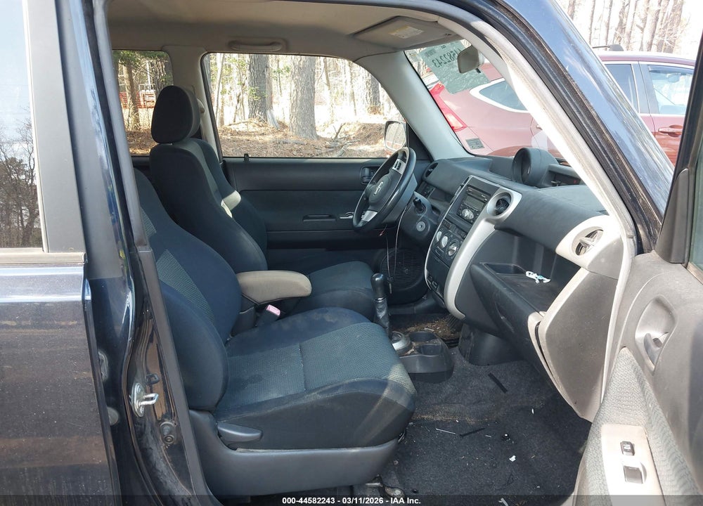 2006 SCION XB VIN: JTLKT334764090558