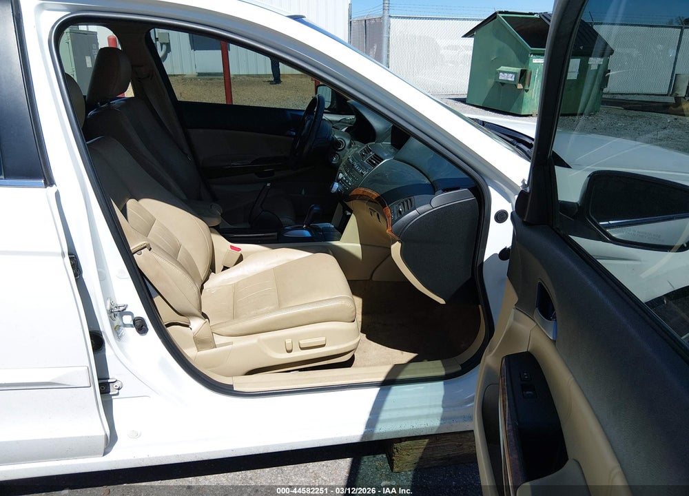 2012 HONDA ACCORD 2.4 EX-L VIN: 1HGCP2F80CA031010