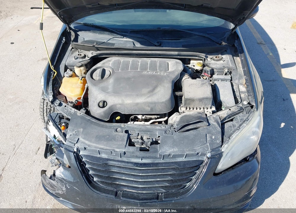 2011 CHRYSLER 200 S VIN: 1C3BC8FG8BN567201