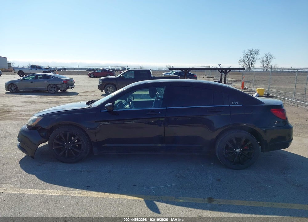 2011 CHRYSLER 200 S VIN: 1C3BC8FG8BN567201