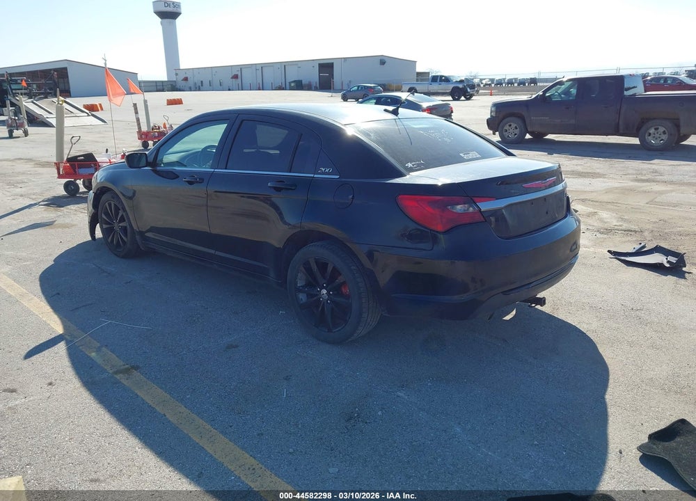 2011 CHRYSLER 200 S VIN: 1C3BC8FG8BN567201