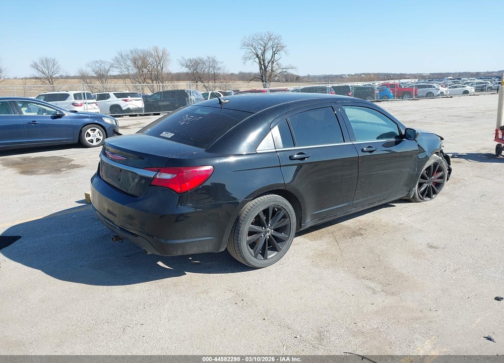 2011 CHRYSLER 200 S VIN: 1C3BC8FG8BN567201