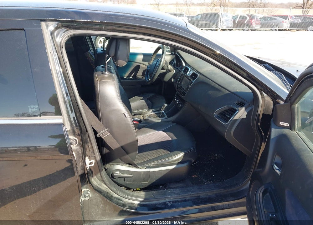 2011 CHRYSLER 200 S VIN: 1C3BC8FG8BN567201