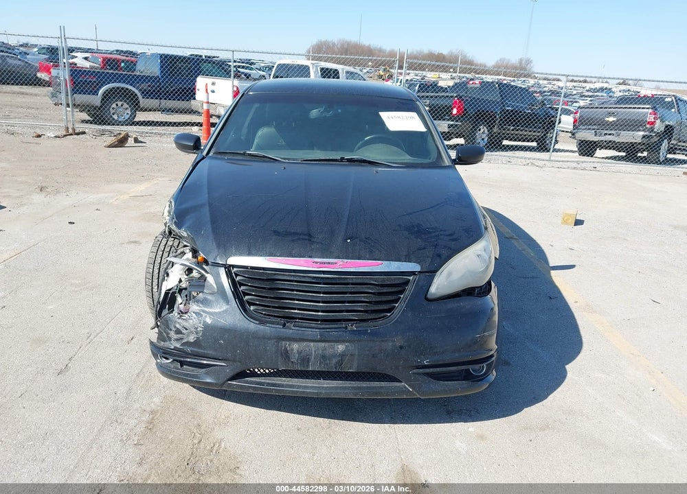 2011 CHRYSLER 200 S VIN: 1C3BC8FG8BN567201