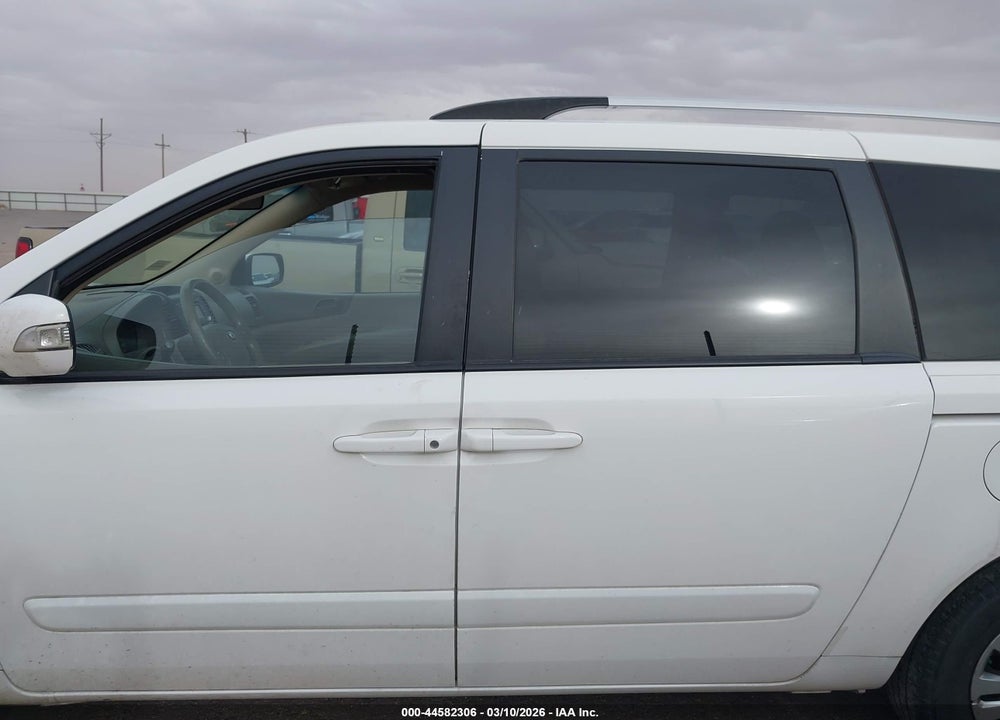 2014 KIA SEDONA LX VIN: KNDMG4C71E6543133