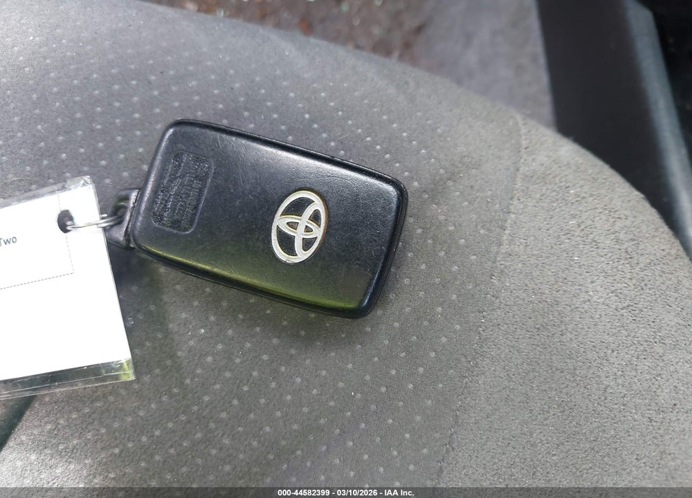 2015 TOYOTA PRIUS TWO VIN: JTDKN3DU5F1933095