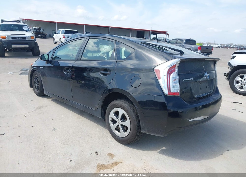 2015 TOYOTA PRIUS TWO VIN: JTDKN3DU5F1933095