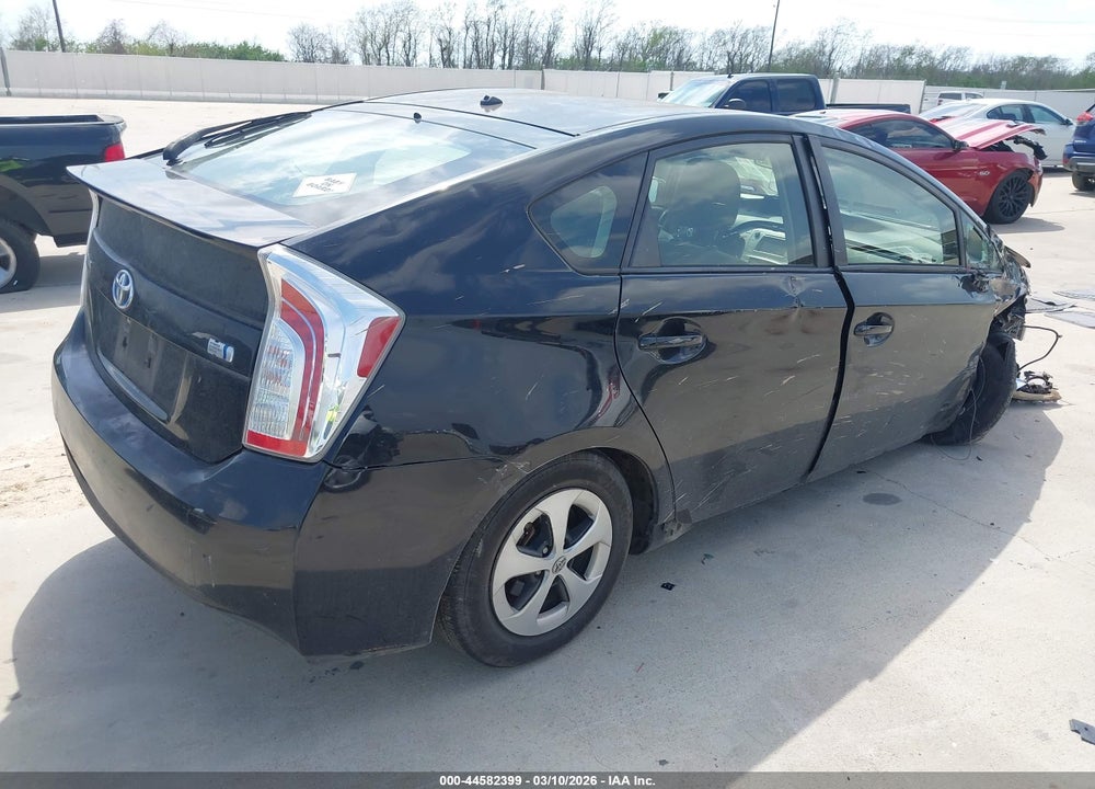 2015 TOYOTA PRIUS TWO VIN: JTDKN3DU5F1933095