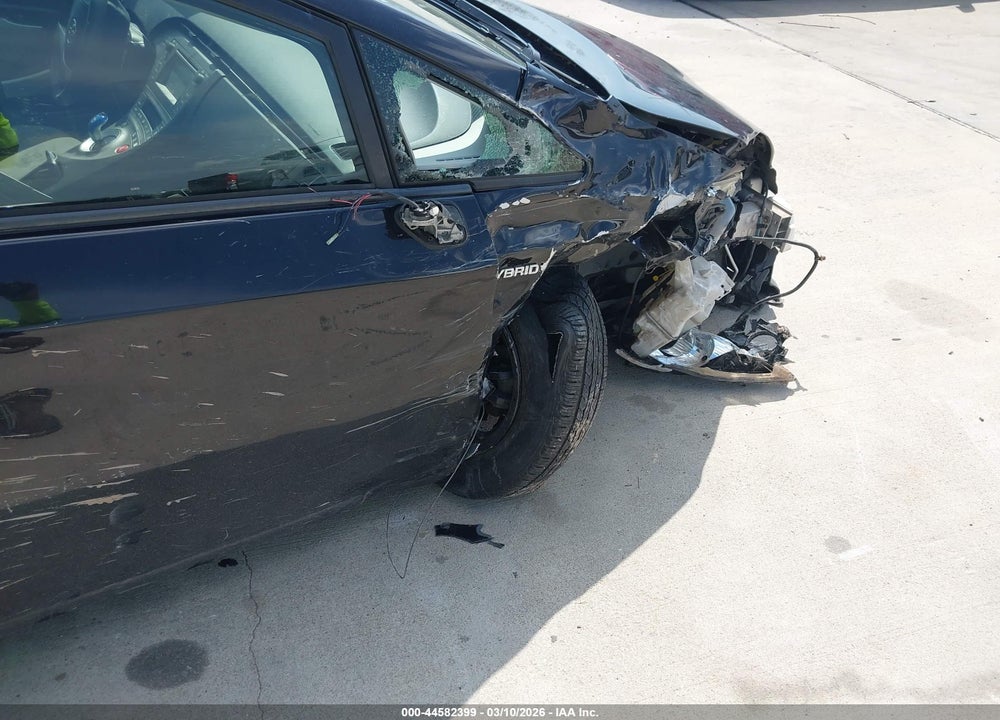 2015 TOYOTA PRIUS TWO VIN: JTDKN3DU5F1933095