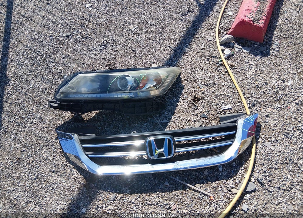 2013 HONDA ACCORD LX VIN: 1HGCR2F30DA072575