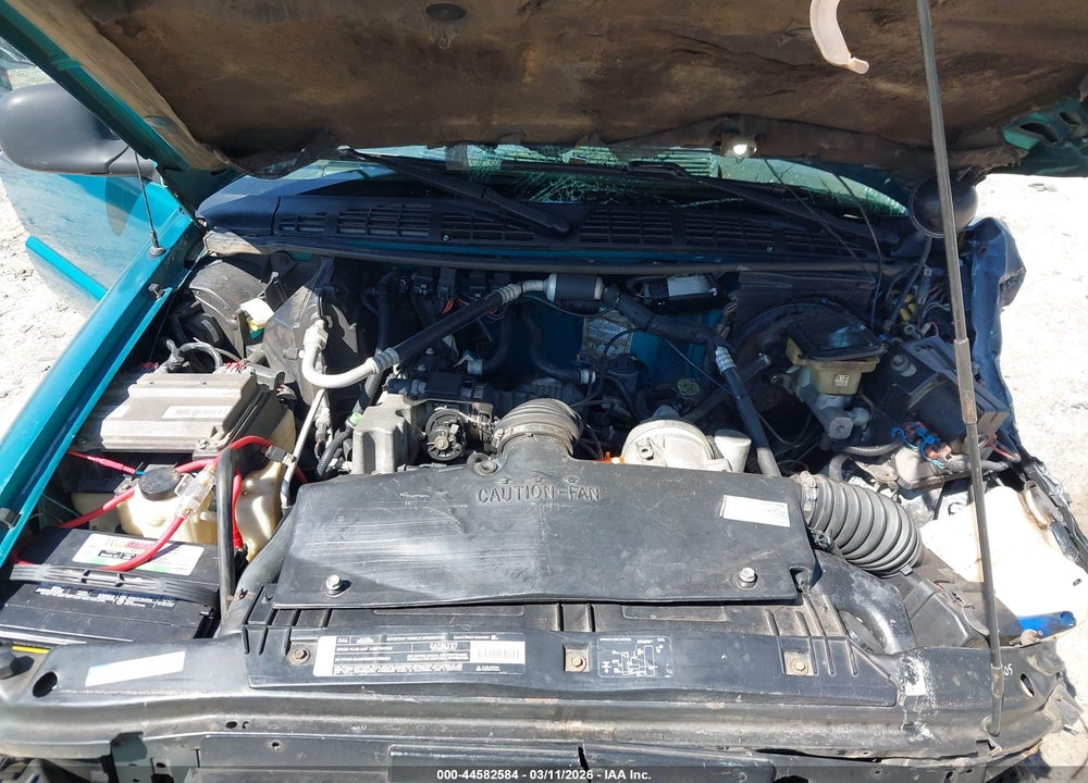 1996 CHEVROLET S TRUCK S10 VIN: 1GCCS1945TK176831