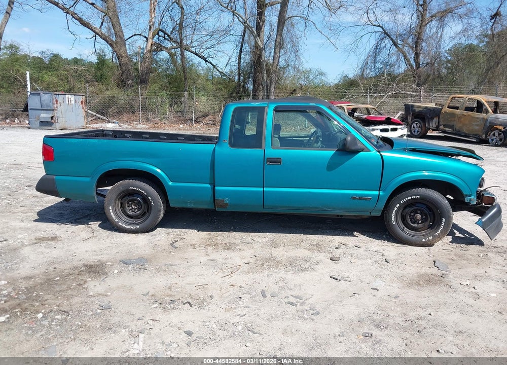 1996 CHEVROLET S TRUCK S10 VIN: 1GCCS1945TK176831