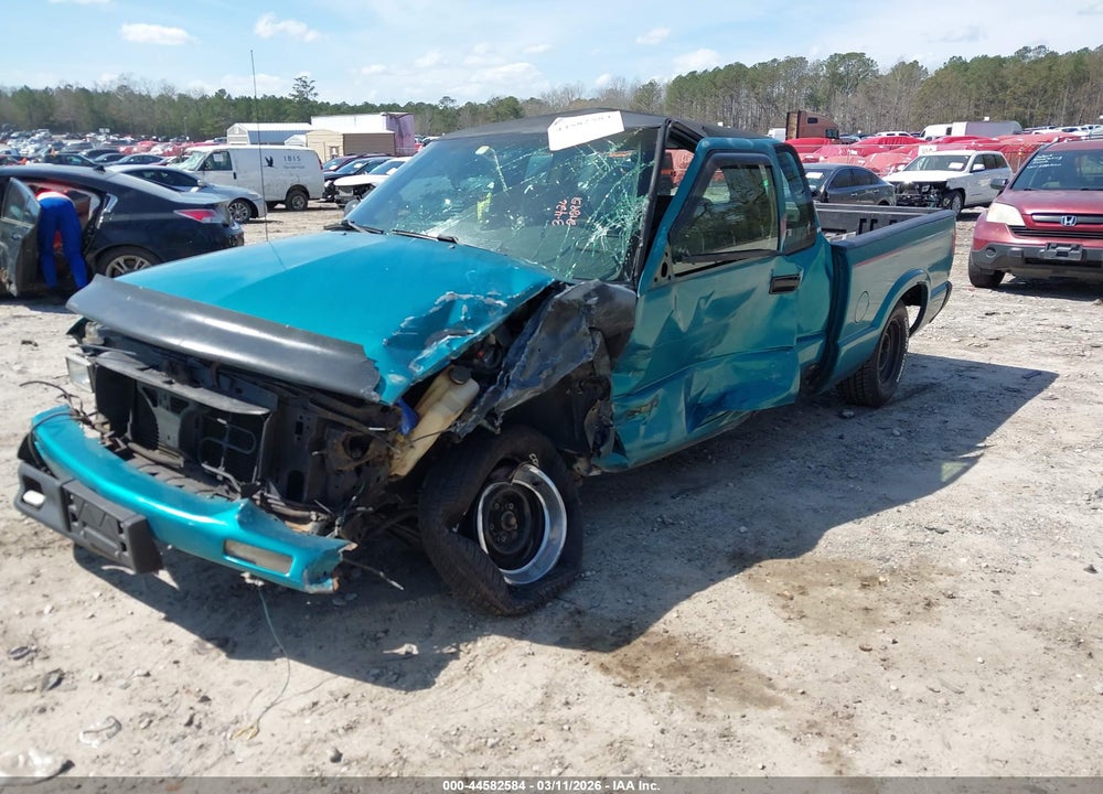1996 CHEVROLET S TRUCK S10 VIN: 1GCCS1945TK176831