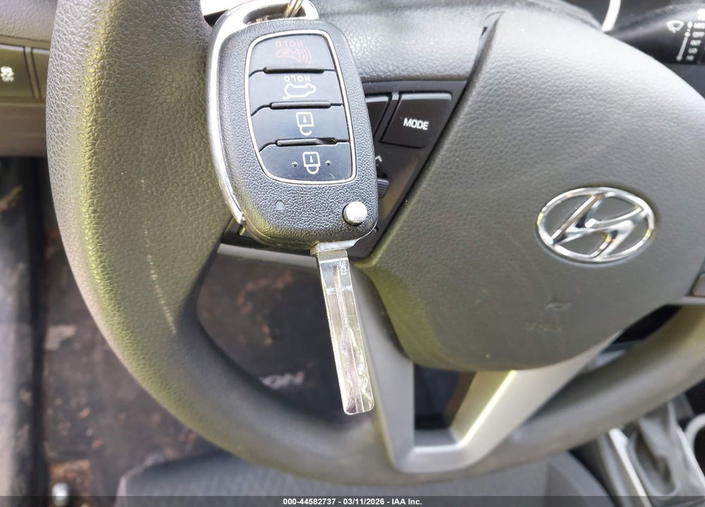 2017 HYUNDAI TUCSON SE VIN: KM8J23A47HU448978