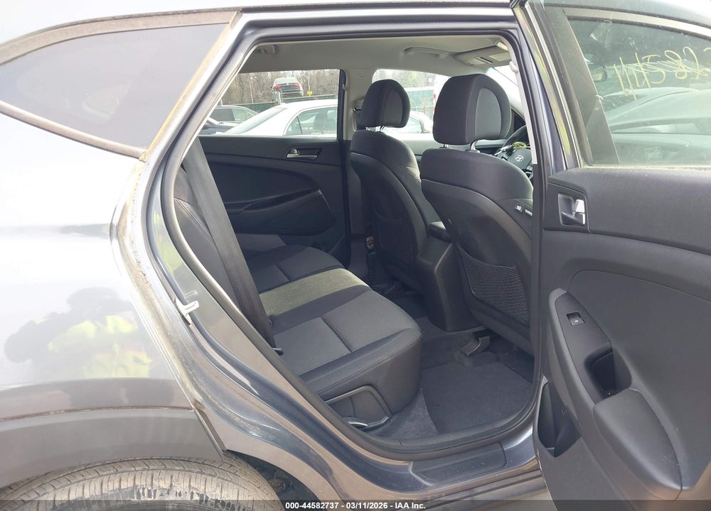 2017 HYUNDAI TUCSON SE VIN: KM8J23A47HU448978