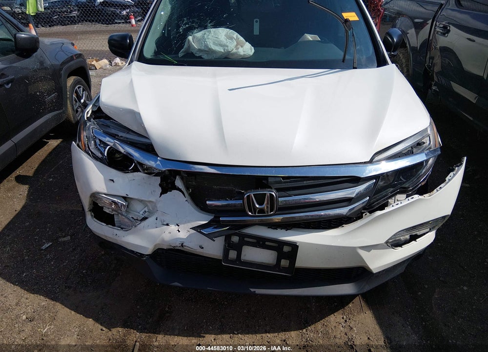 2018 HONDA PILOT LX VIN: 5FNYF6H17JB024011