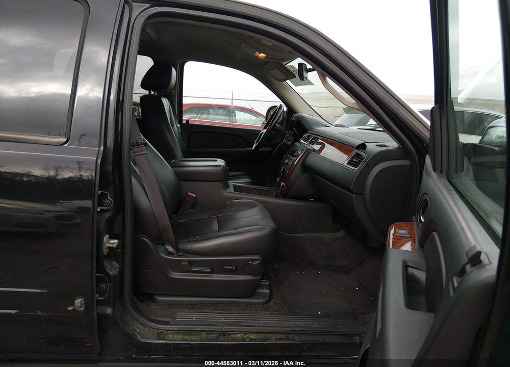2012 CHEVROLET SUBURBAN 1500 LT VIN: 1GNSCJE09CR253713