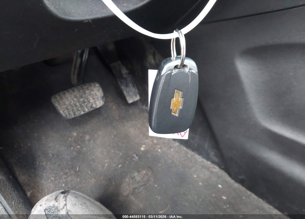 2018 CHEVROLET EQUINOX LT VIN: 2GNAXTEX9J6188590
