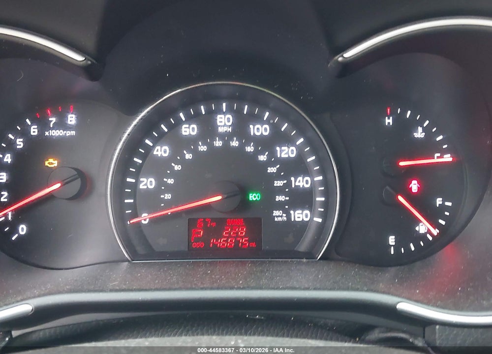 2014 KIA SORENTO LX VIN: 5XYKT3A67EG455367