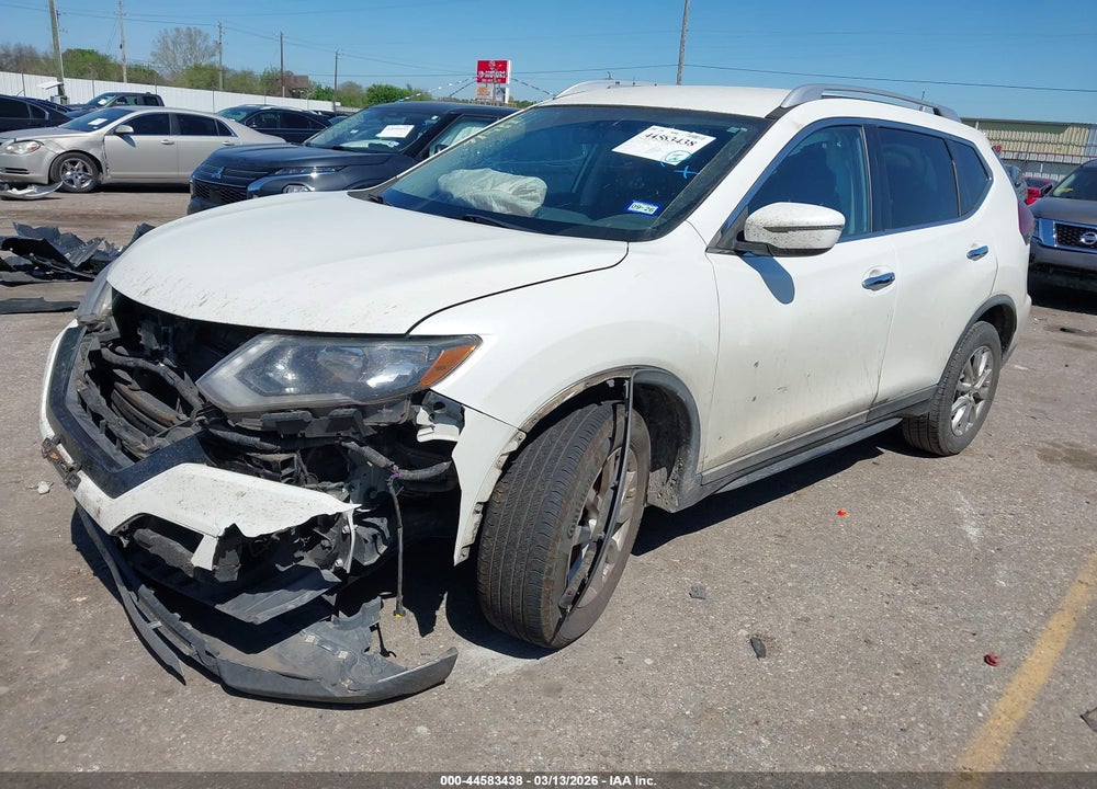2018 NISSAN ROGUE SV VIN: KNMAT2MT0JP550223
