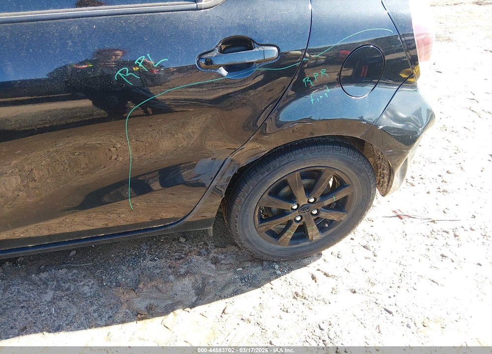 2016 TOYOTA PRIUS C PERSONA SERIES VIN: JTDKDTB39G1117005