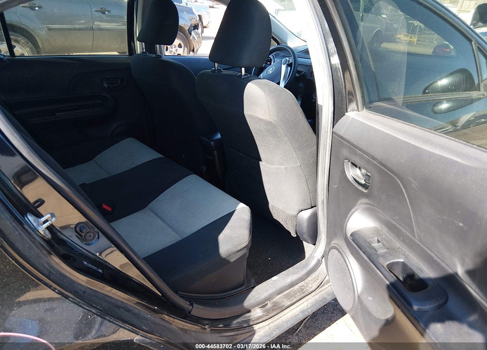 2016 TOYOTA PRIUS C PERSONA SERIES VIN: JTDKDTB39G1117005