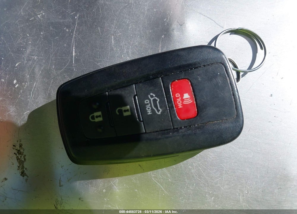 2022 TOYOTA RAV4 HYBRID XLE VIN: 4T3RWRFV2NU064606