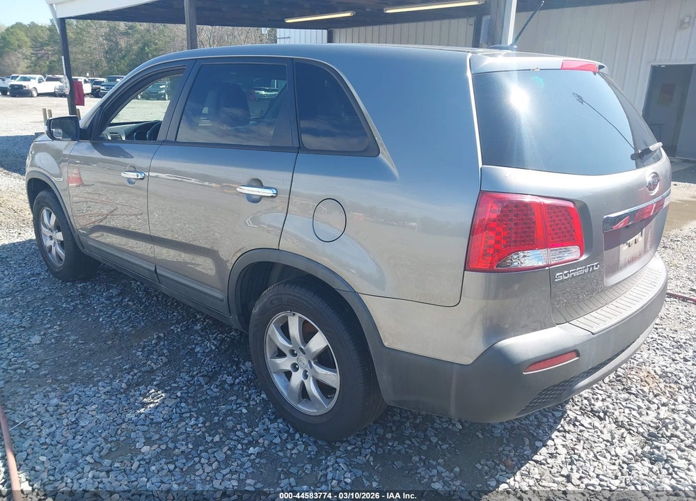 2011 KIA SORENTO LX VIN: 5XYKTCA13BG174814