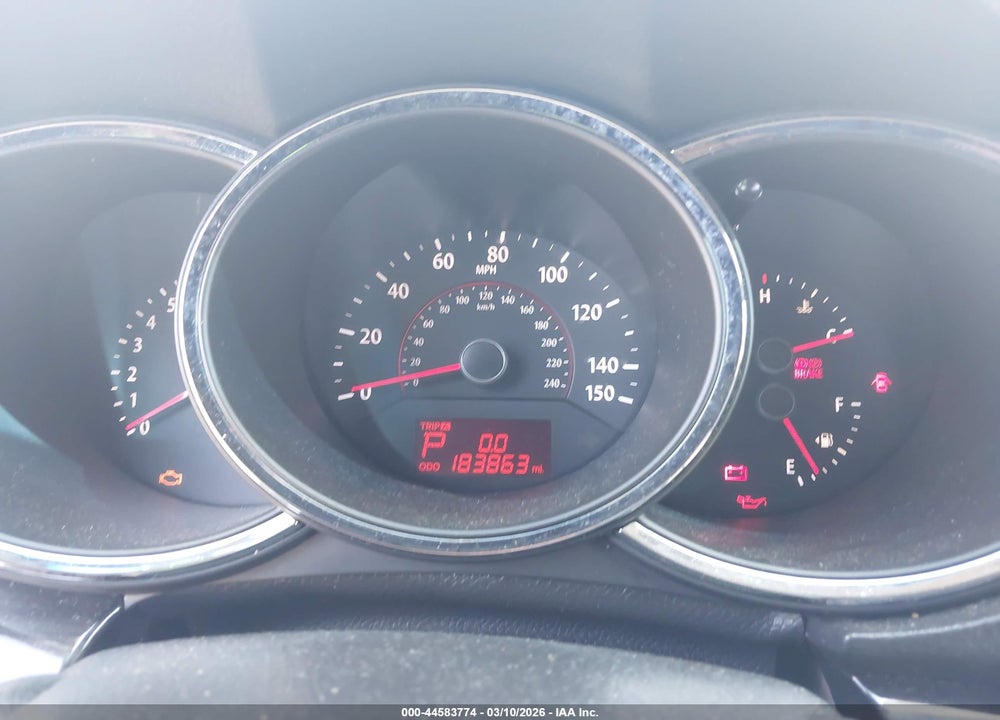 2011 KIA SORENTO LX VIN: 5XYKTCA13BG174814
