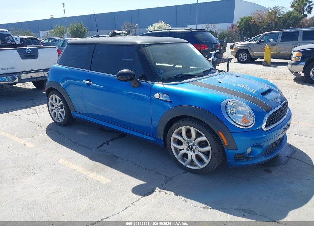 2007 MINI COOPER S VIN: WMWMF73517TT85039