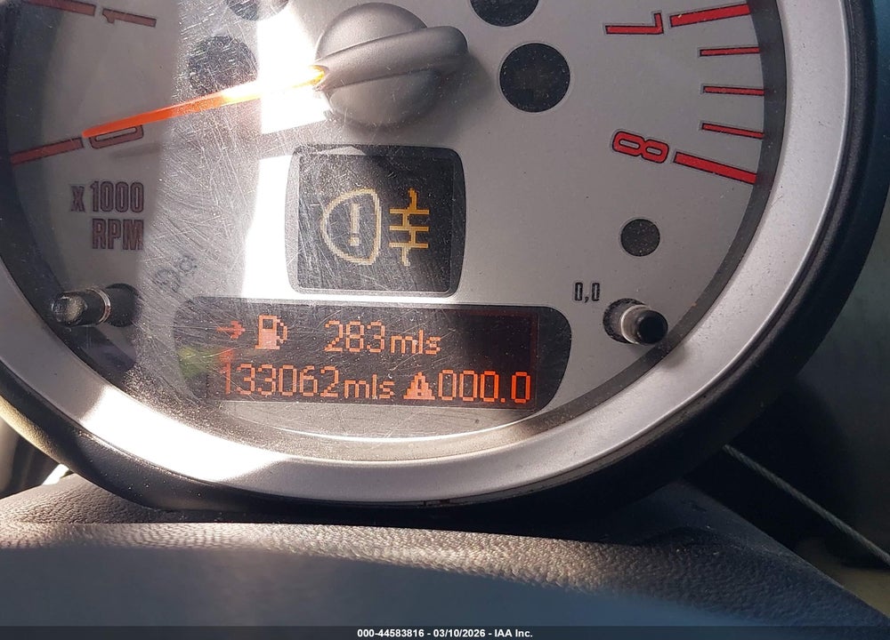 2007 MINI COOPER S VIN: WMWMF73517TT85039